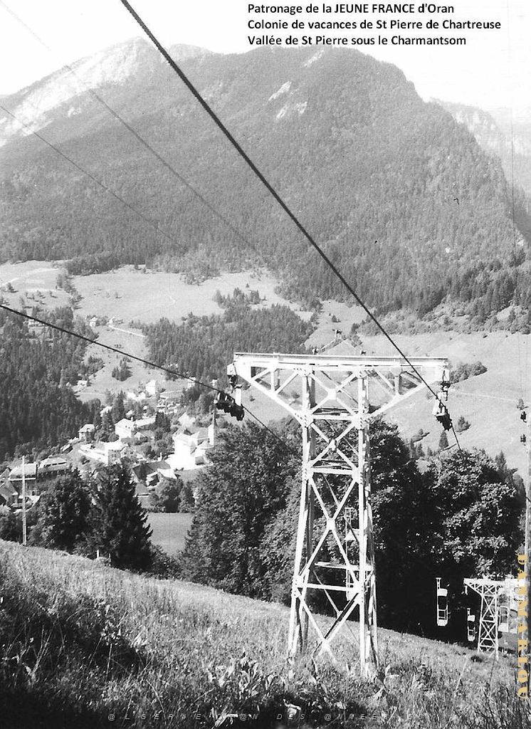 COLO JEUNE FRANCE La vallee de St Pierre sous le Charmantsom 001.jpg